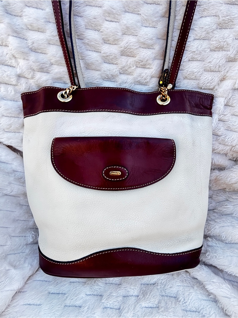 Bally Italy Cream Chestnut Leather Shoulder Tote Chain leather lined